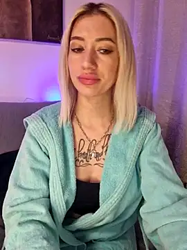 Snapshot of Fuck-Gina chatting on March 3, 2025, 12:45 am Fuck-Gina online show from March 3, 2025, 12:45 am