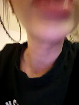 Snapshot of Fuck-Gina chatting on January 23, 2025, 7:18 pm Fuck-Gina online show from January 23, 2025, 7:18 pm