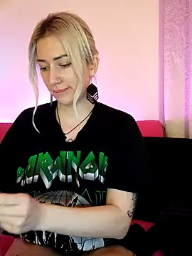 Snapshot of Fuck-Gina chatting on February 13, 2026, 11:38 pm Fuck-Gina online show from February 13, 2026, 11:38 pm