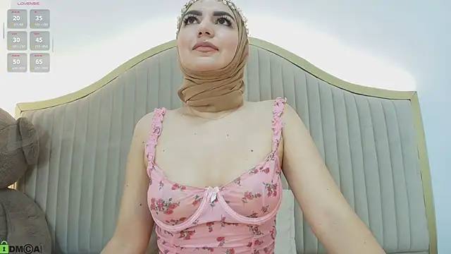 Snapshot of dalilasaadi_ chatting on October 20, 2025, 4:29 pm dalilasaadi  online show from October 20, 2025, 4:29 pm