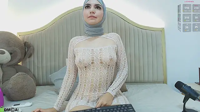 Snapshot of dalilasaadi_ chatting on October 13, 2025, 5:03 pm dalilasaadi  online show from October 13, 2025, 5:03 pm