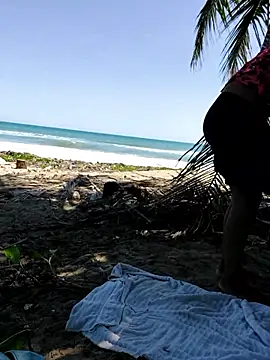 Snapshot of Luna-Natural chatting on October 10, 2025, 3:24 pm Luna-Natural online show from October 10, 2025, 3:24 pm