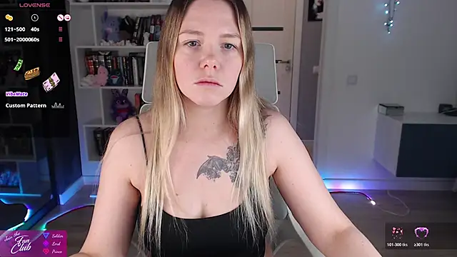 Snapshot of Emma_Bryan chatting on February 26, 2026, 8:42 pm Emma Bryan online show from February 26, 2026, 8:42 pm