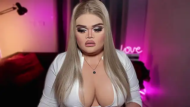 KarolinaThompson online show from April 8, 2026, 6:37 am