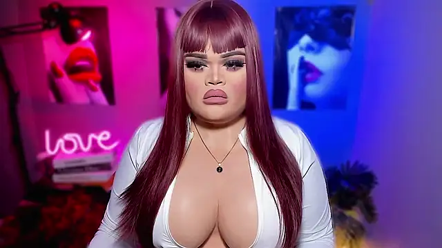 Snapshot of KarolinaThompson chatting on October 23, 2025, 9:13 pm KarolinaThompson online show from October 23, 2025, 9:13 pm