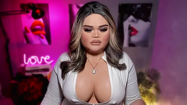 Snapshot of KarolinaThompson chatting on October 25, 2025, 4:00 am KarolinaThompson online show from October 25, 2025, 4:00 am