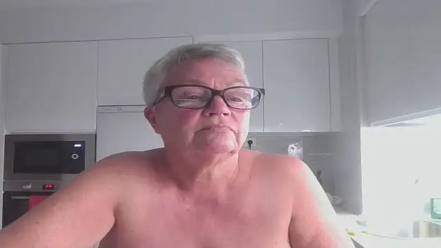 Snapshot of GrannyChrissy68 chatting on October 9, 2025, 7:47 pm GrannyChrissy68 online show from October 9, 2025, 7:47 pm