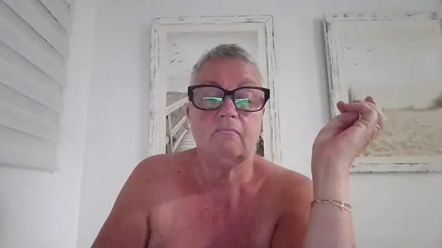 Snapshot of GrannyChrissy68 chatting on October 18, 2025, 8:55 pm GrannyChrissy68 online show from October 18, 2025, 8:55 pm