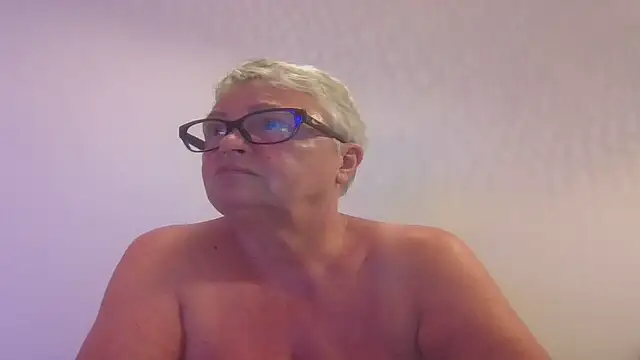 Snapshot of GrannyChrissy68 chatting on October 8, 2025, 8:53 pm GrannyChrissy68 online show from October 8, 2025, 8:53 pm