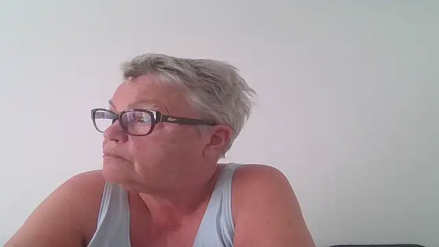 Snapshot of GrannyChrissy68 chatting on October 6, 2025, 2:40 pm GrannyChrissy68 online show from October 6, 2025, 2:40 pm
