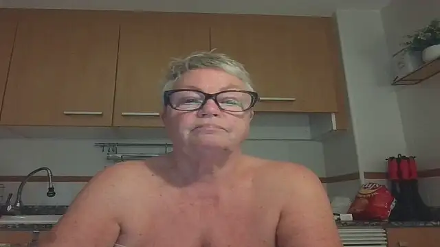 Snapshot of GrannyChrissy68 chatting on September 27, 2025, 8:37 pm GrannyChrissy68 online show from September 27, 2025, 8:37 pm