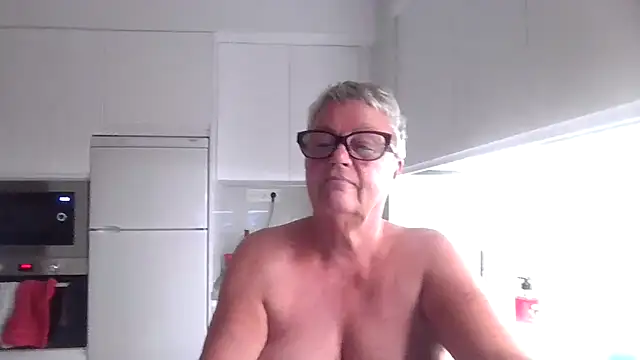 Snapshot of GrannyChrissy68 chatting on October 16, 2025, 9:56 pm GrannyChrissy68 online show from October 16, 2025, 9:56 pm