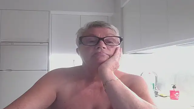 Snapshot of GrannyChrissy68 chatting on October 14, 2025, 9:36 pm GrannyChrissy68 online show from October 14, 2025, 9:36 pm