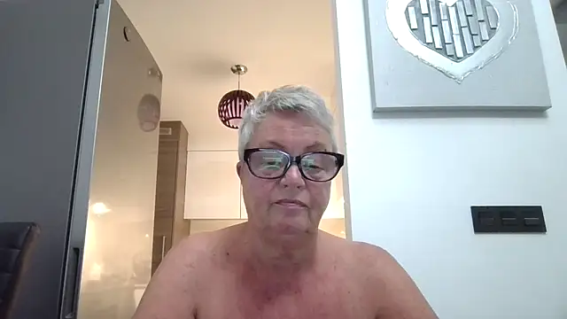 Snapshot of GrannyChrissy68 chatting on September 30, 2025, 8:59 pm GrannyChrissy68 online show from September 30, 2025, 8:59 pm