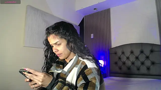 ximena diaz online show from September 11, 2025, 8:42 pm