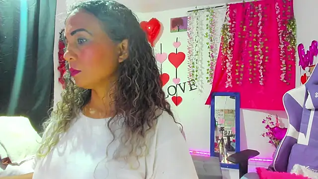 Snapshot of samantha__smile chatting on October 17, 2025, 12:14 am samantha smile online show from October 17, 2025, 12:14 am