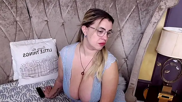 BustyGizelle online show from February 23, 2026, 9:37 pm