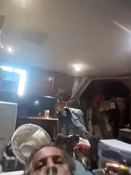 trucker1979 online show from October 6, 2025, 12:39 pm