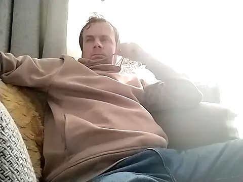 Snapshot of grzes19763 chatting on October 7, 2025, 8:37 am grzes19763 online show from October 7, 2025, 8:37 am