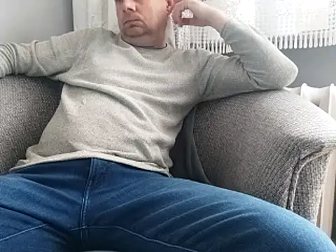 grzes19763 online show from April 1, 2026, 7:42 am