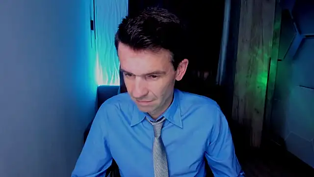 Snapshot of SteveTiger chatting on October 28, 2025, 1:43 pm SteveTiger online show from October 28, 2025, 1:43 pm