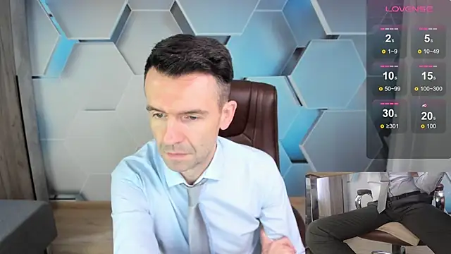 Snapshot of SteveTiger chatting on February 2, 2026, 8:35 am SteveTiger online show from February 2, 2026, 8:35 am