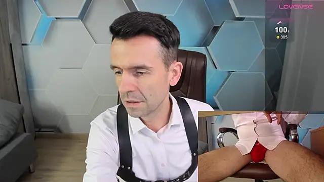 Snapshot of SteveTiger chatting on February 9, 2026, 9:29 am SteveTiger online show from February 9, 2026, 9:29 am