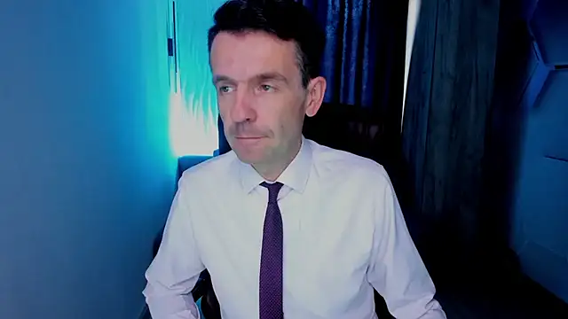 Snapshot of SteveTiger chatting on October 17, 2025, 11:12 am SteveTiger online show from October 17, 2025, 11:12 am