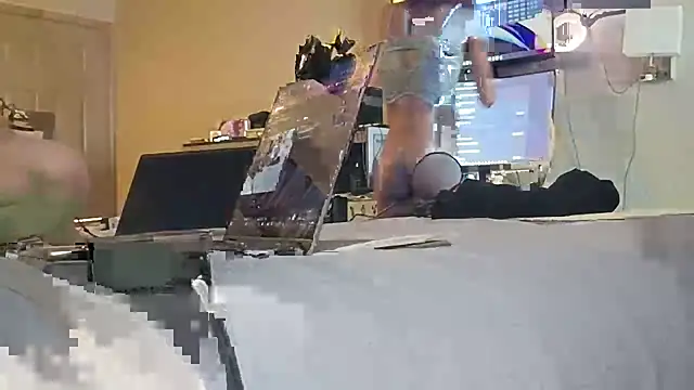 txsweets online show from October 18, 2025, 9:11 am