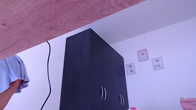 Snapshot of step_daughter chatting on October 22, 2025, 4:56 am step daughter online show from October 22, 2025, 4:56 am