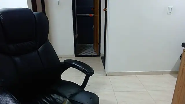 Ixchel Anaid online show from March 15, 2025, 1:19 am