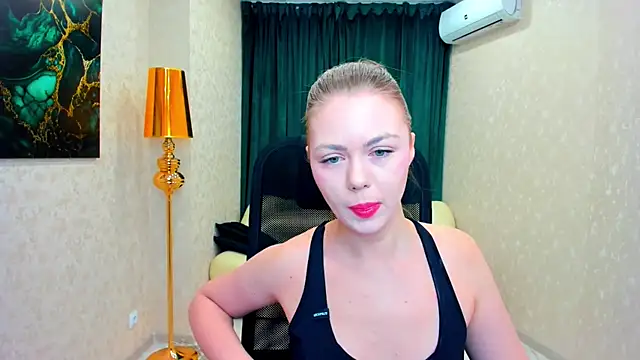 Strawberrye online show from February 10, 2025, 3:24 am