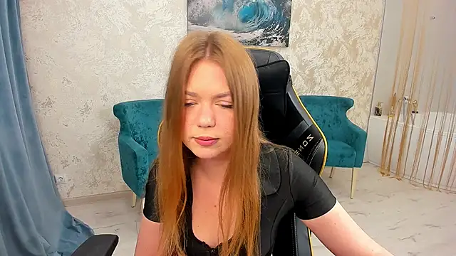 Snapshot of Strawberrye chatting on October 20, 2025, 3:41 am Strawberrye online show from October 20, 2025, 3:41 am