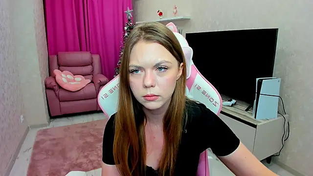 Strawberrye online show from January 12, 2026, 3:46 am