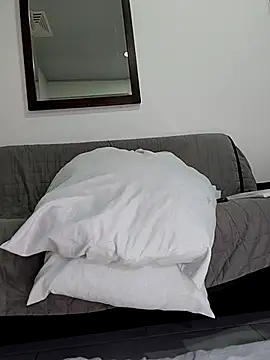 Snapshot of estrella_tasty chatting on January 13, 2026, 12:58 am estrella tasty online show from January 13, 2026, 12:58 am