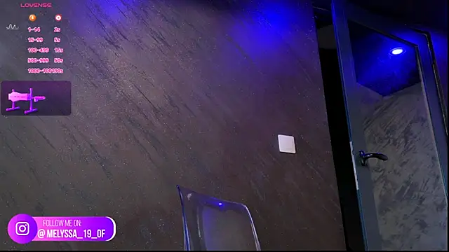 im-your-lovee online show from October 20, 2025, 6:04 am