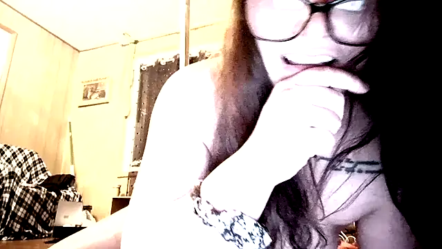kalifornialove6669420 online show from May 5, 2026, 7:55 am