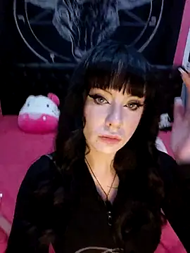 EVILYN online show from December 22, 2025, 9:04 pm