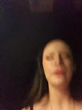 Snapshot of EVILYN chatting on October 4, 2025, 11:28 pm EVILYN online show from October 4, 2025, 11:28 pm