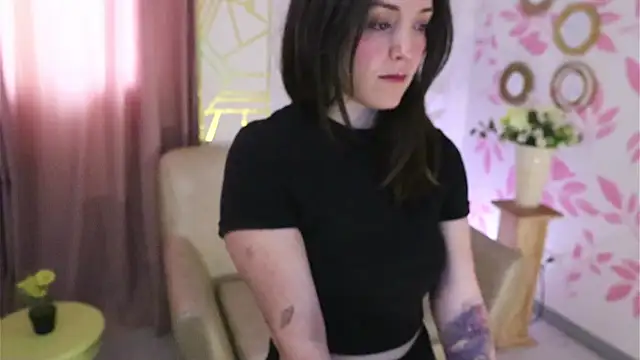 Snapshot of molly_marmalade_ chatting on February 24, 2025, 3:31 pm molly marmalade online show from February 24, 2025, 3:31 pm