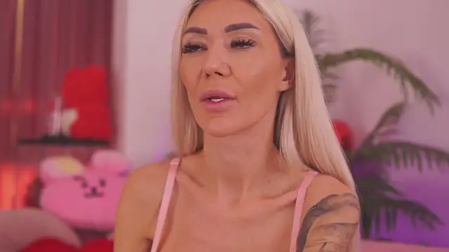 Snapshot of fallingangel chatting on November 2, 2025, 9:14 am fallingangel online show from November 2, 2025, 9:14 am