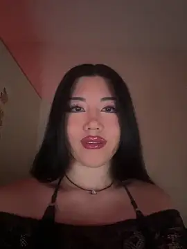 Amanita Bloom online show from February 6, 2026, 5:47 am