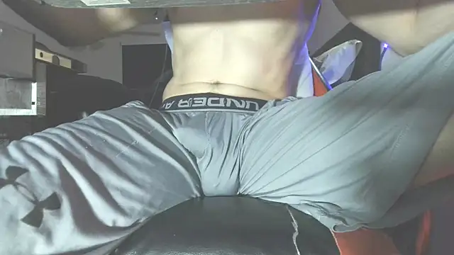 Snapshot of Dick_and_muscles chatting on October 6, 2025, 2:24 am Dick and muscles online show from October 6, 2025, 2:24 am