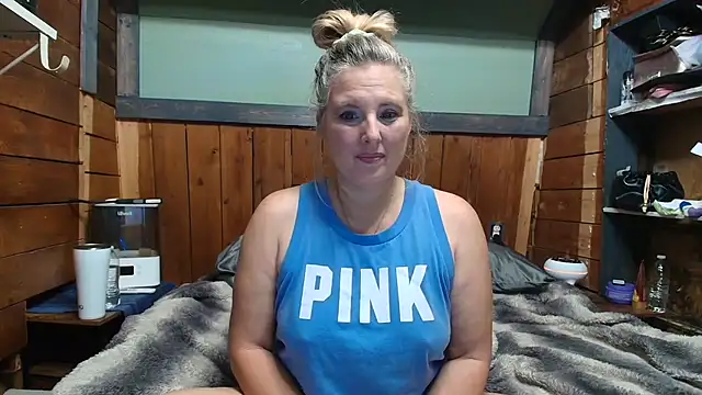 lisaxlovexxx online show from May 29, 2026, 4:35 pm