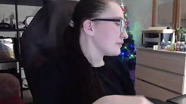 AnKey Rayah online show from February 3, 2025, 3:59 pm