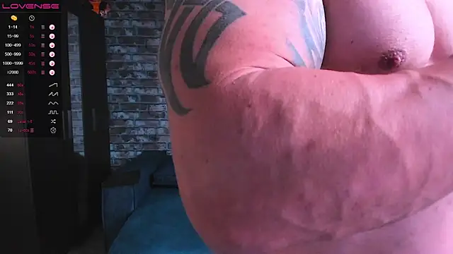 Snapshot of mark_normal chatting on October 15, 2025, 2:32 am mark normal online show from October 15, 2025, 2:32 am