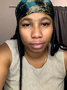 Snapshot of CurvyDesire1 chatting on October 9, 2025, 9:59 pm CurvyDesire1 online show from October 9, 2025, 9:59 pm