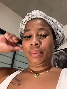 Snapshot of CurvyDesire1 chatting on February 26, 2025, 3:25 am CurvyDesire1 online show from February 26, 2025, 3:25 am