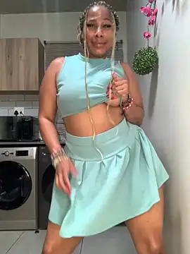 Snapshot of CurvyDesire1 chatting on January 16, 2026, 5:17 pm CurvyDesire1 online show from January 16, 2026, 5:17 pm