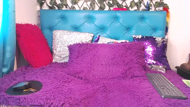 Snapshot of SARAWILLS chatting on January 31, 2026, 7:56 pm SARAWILLS online show from January 31, 2026, 7:56 pm